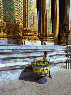Gold Columes and child
